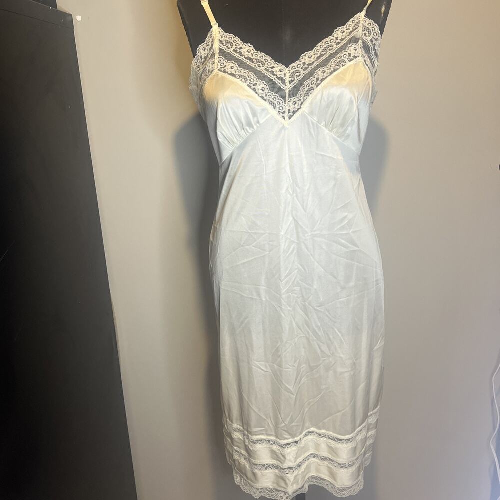 Sliperfection Full Slip Ivory Made In USA Size 36 Lace Trim Out